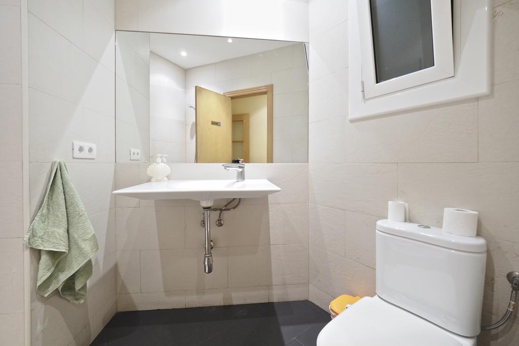 Motorsport Barcelona Hostel Luaran gambar